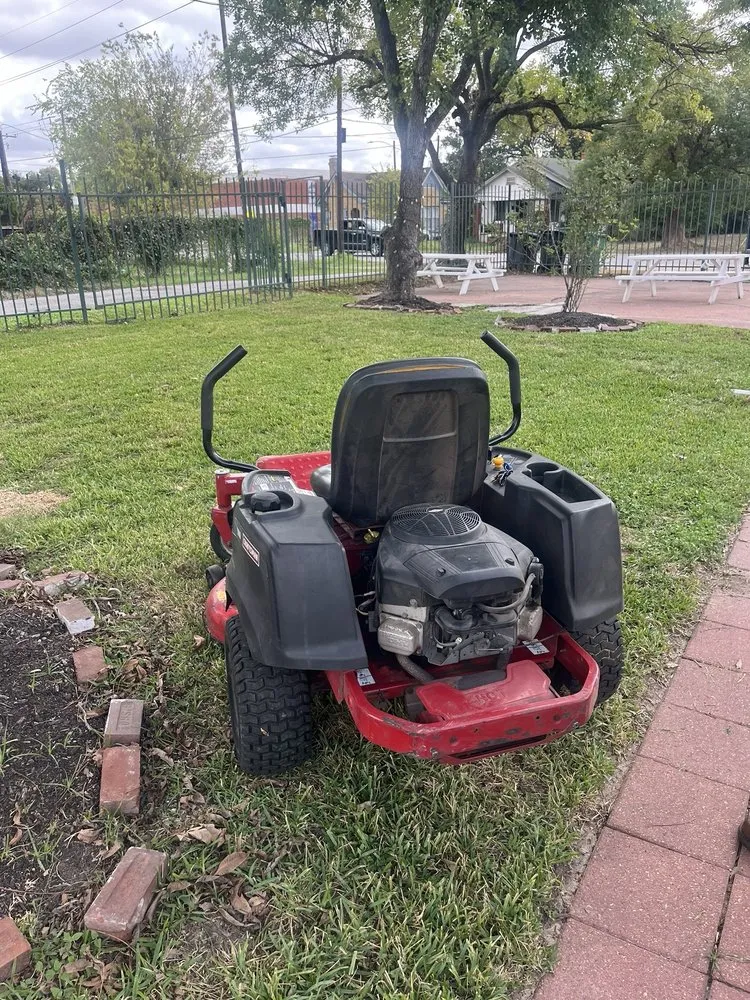 Professional landscaping services for year-round maintenance in Houston, TX by Universal Hands