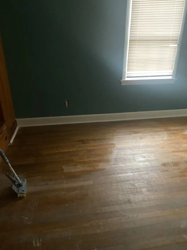 Top-rated lawn care service near you in Raleigh, NC by Universal Helpers