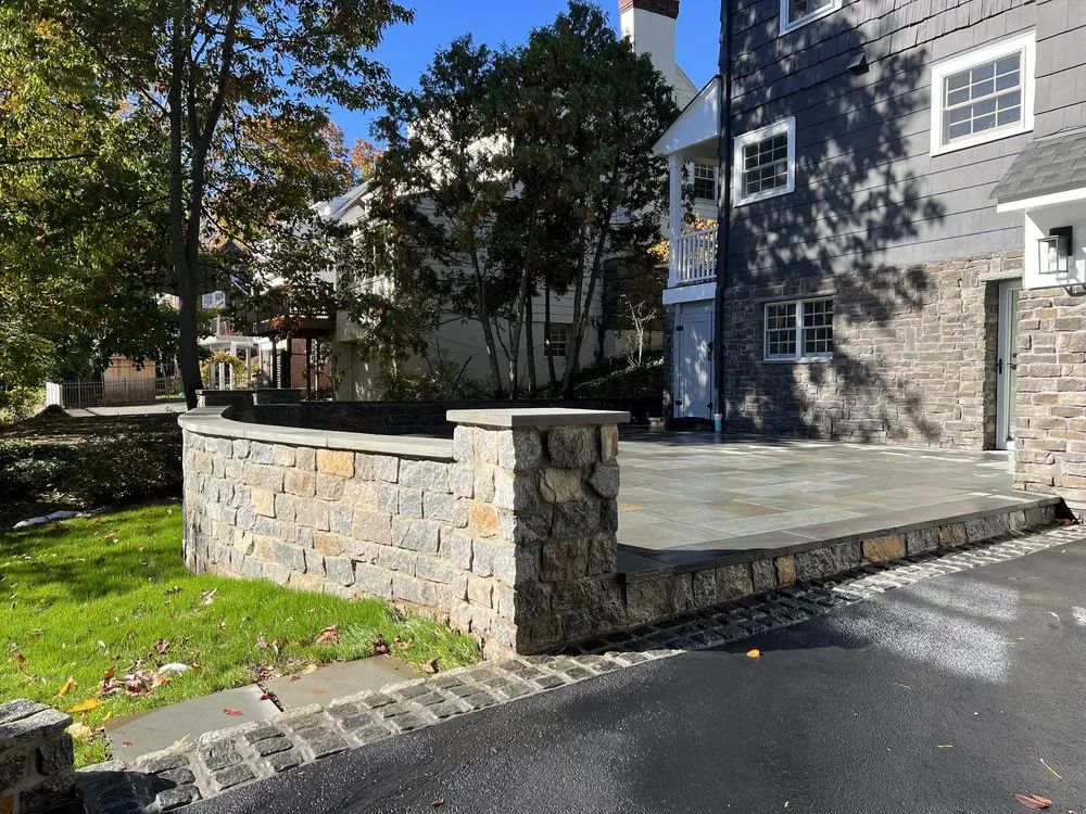 Custom lawn mowing service in Newark, NJ - Universal JC Construction & Landscaping