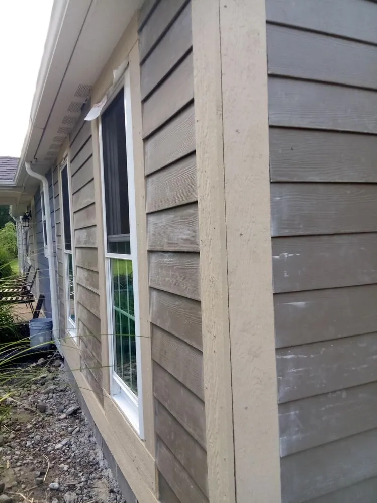 Professional lawn care service experts serving Indianapolis, IN - Universal Landscaping & Construction