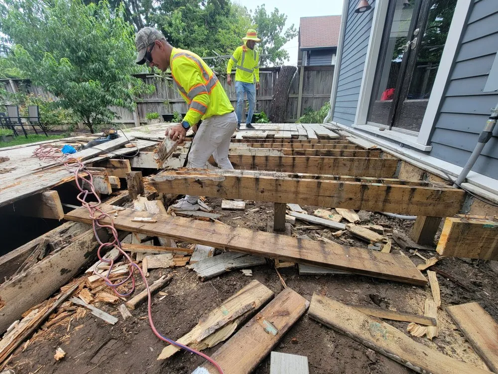 Expert landscaping services in Indianapolis, IN by Universal Landscaping & Construction