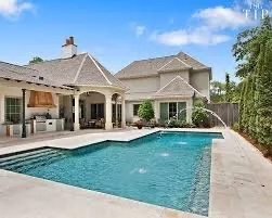 Professional garden landscaping for beautiful yards across Los Angeles, CA - UNIVERSAL LANDSCAPING & TURF