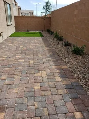 Universal Landscaping Logo