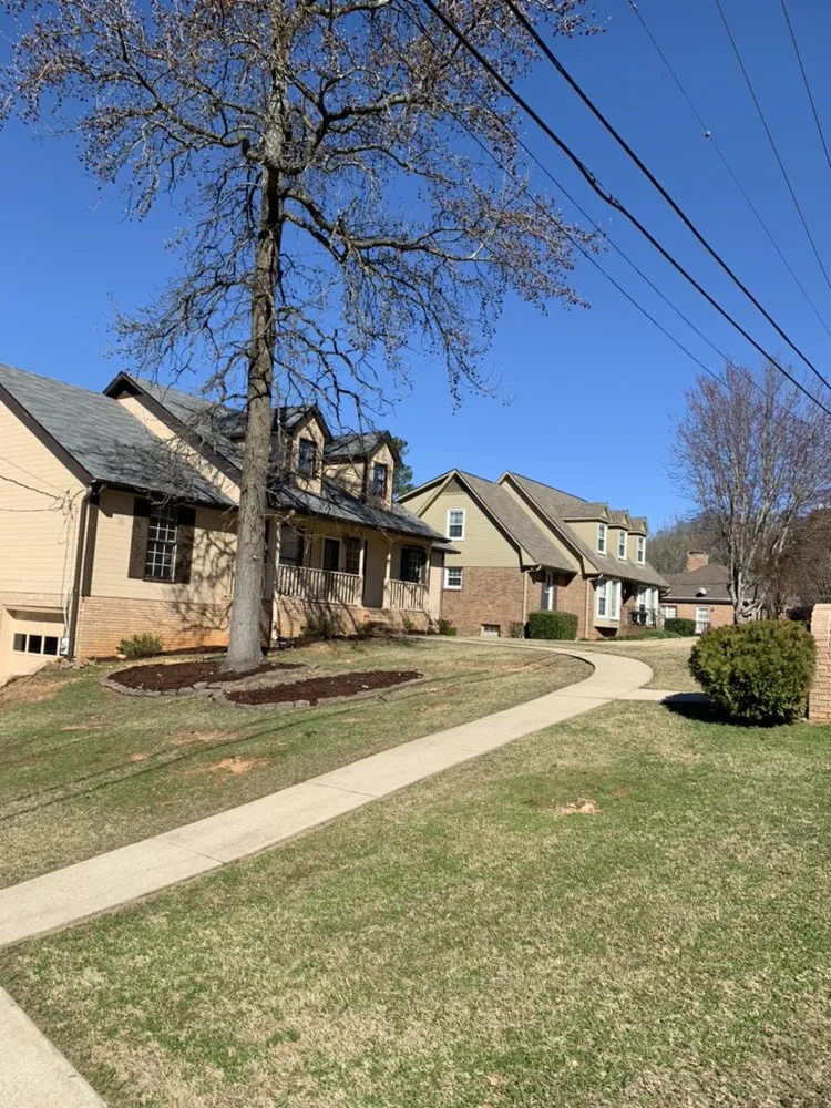 Reliable lawn mowing service in Pinson, AL - Universal Lawn Appeal