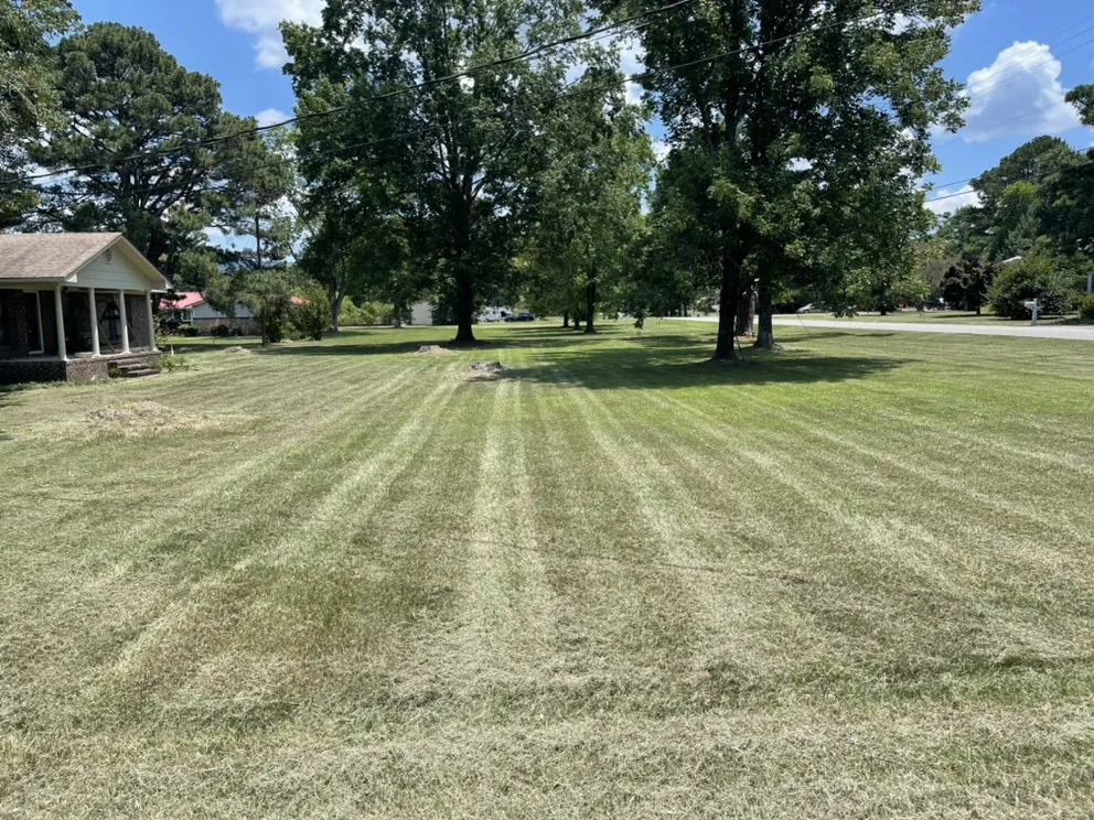 Top-rated yard maintenance in Pinson, AL - Universal Lawn Appeal