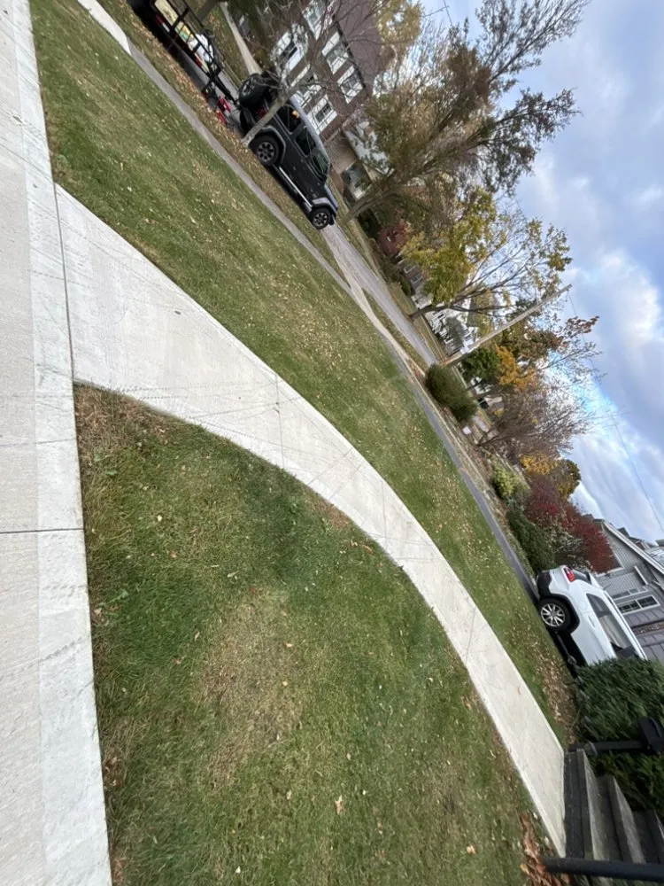 Professional lawn care service near you in Cleveland, OH by Unlimited landscaping