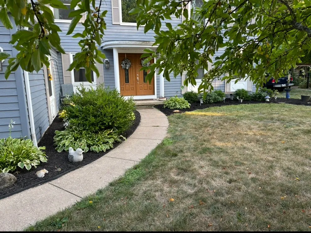 Custom lawn care service for homes across Cleveland, OH - Unlimited landscaping