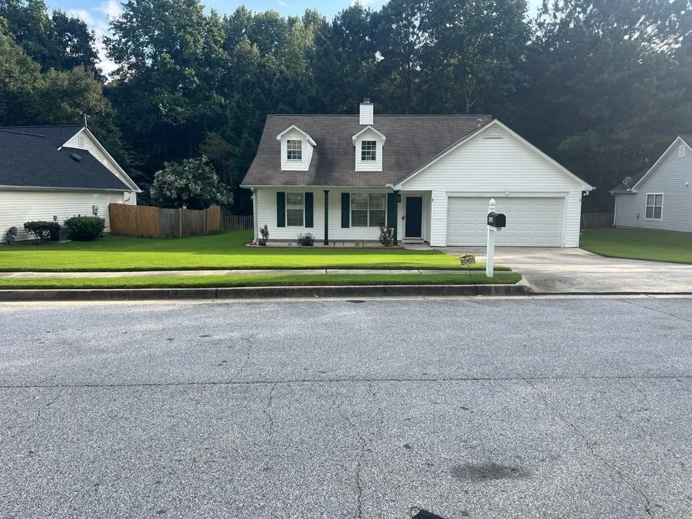 Top-rated lawn care service for outdoor upgrades across Acworth, GA - Unlimited Lawn Care