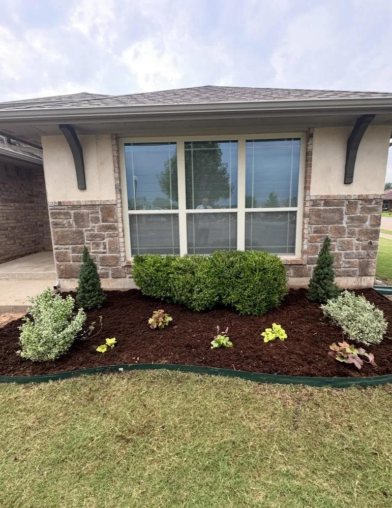 Expert landscaping services experts serving Oklahoma City, OK - Unlimited Lawns & Landscaping