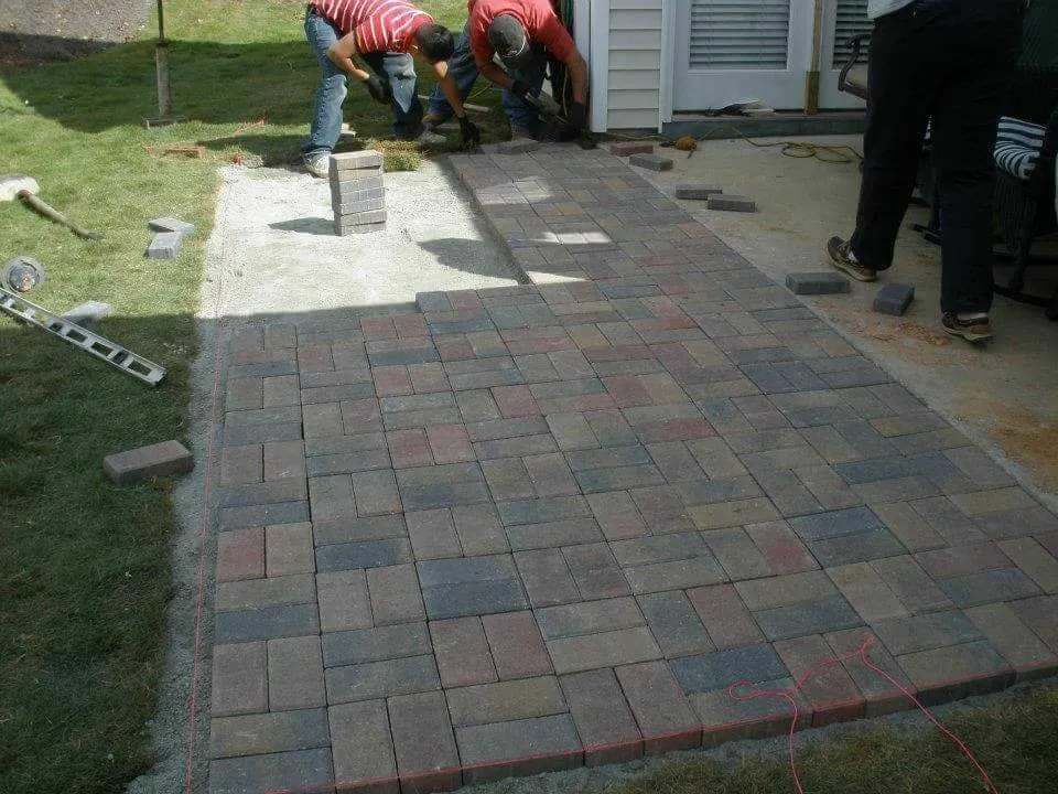 Affordable yard maintenance in Newnan, GA by Unquie Landscaping