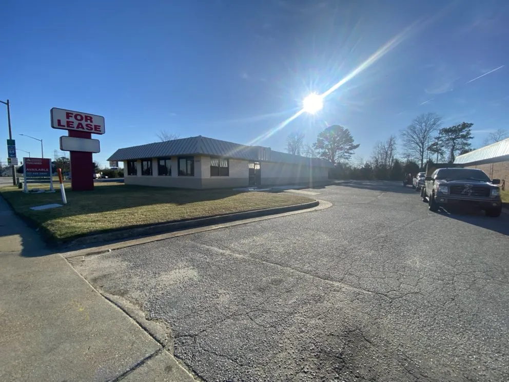 Affordable yard maintenance experts serving Newport News, VA - Up The Hill Landscape