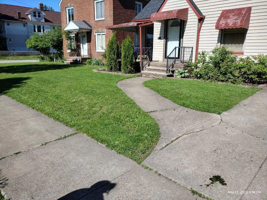 Expert garden landscaping in Parma, OH by Up Your Grass Lawns