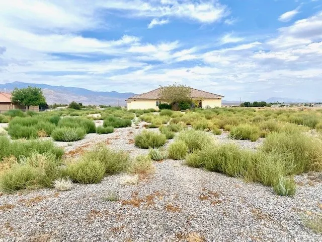 Reliable garden landscaping for homes across Pahrump, NV - Uplifting Landscape N Lawncare