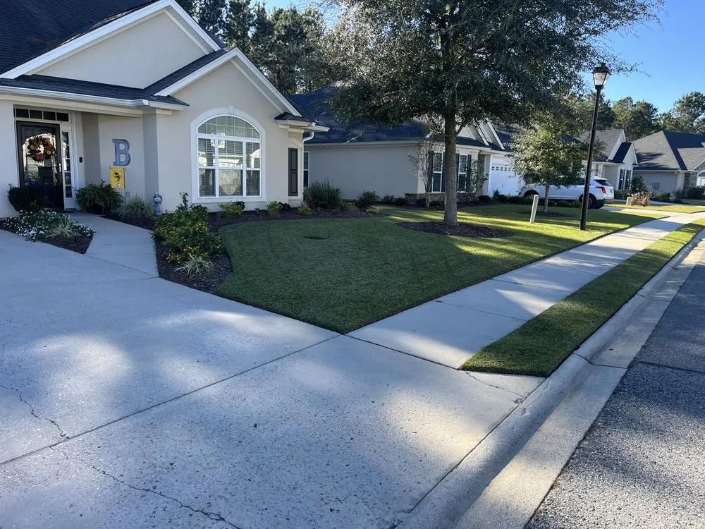 Custom garden landscaping for homes across Savannah, GA - Upper Cutz Landscape