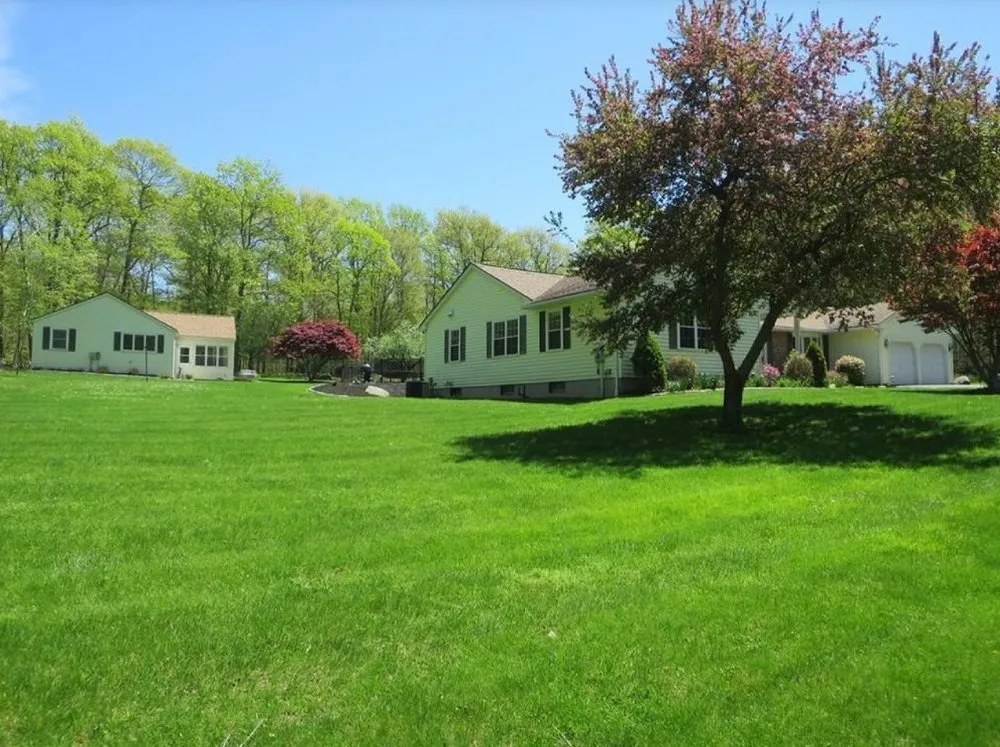 Affordable yard cleanup service in Vine Grove, KY - UpperCuts Lawn Care