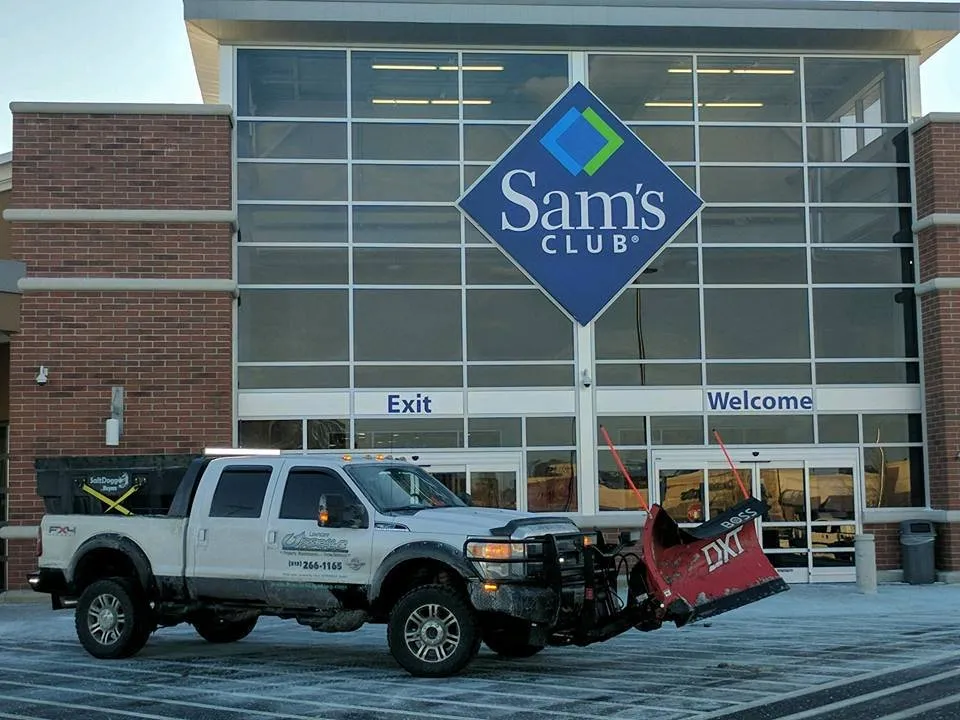 Professional lawn mowing service in Cincinnati, OH - Upscale Lawncare and Property Maintenance