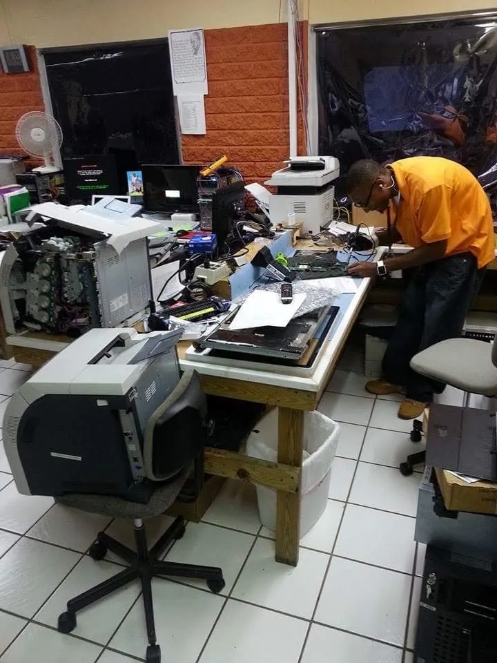 Local yard maintenance in Orlando, FL - Uptomized Services VI