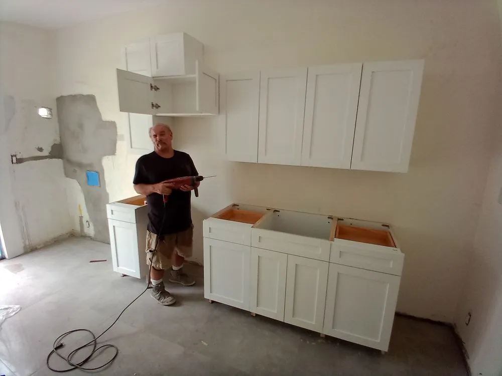 Custom yard maintenance for residential properties in Orlando, FL by Uptomized Services VI