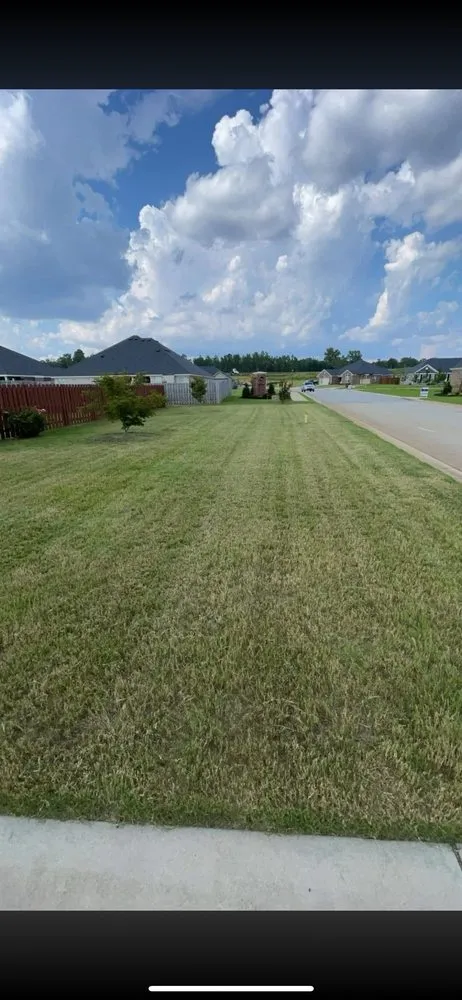 Top-rated lawn mowing service experts serving Augusta, GA - Uptown Enterprise