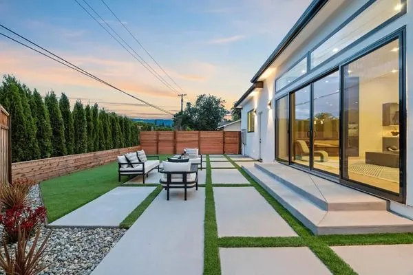 Urban Builders & Remodeling Logo