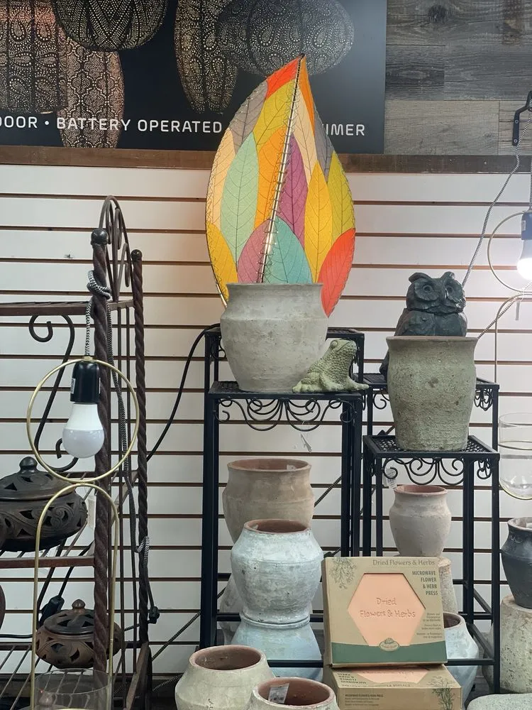 Professional garden landscaping experts serving Memphis, TN - Urban Earth Gardens, Nursery & Market