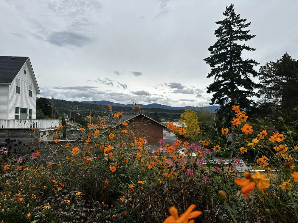 Custom garden landscaping in Bellingham, WA - Urban Ecology