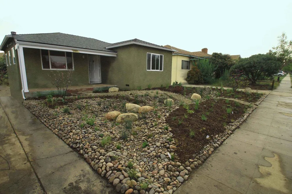 Affordable residential landscaping experts serving Agoura Hills, CA - Urban Ecoscapes