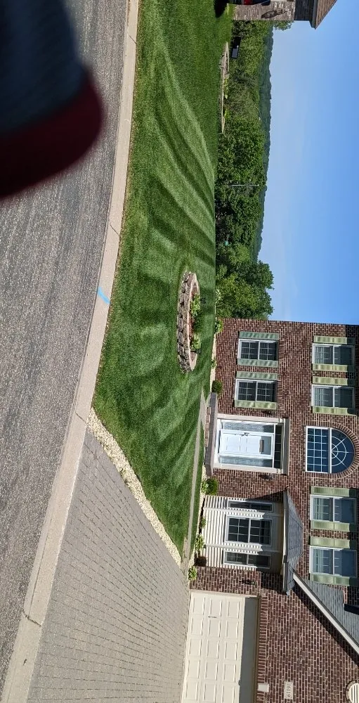 Custom lawn care service in Lakeville, MN - Urban Green Lawncare & Snow Removal