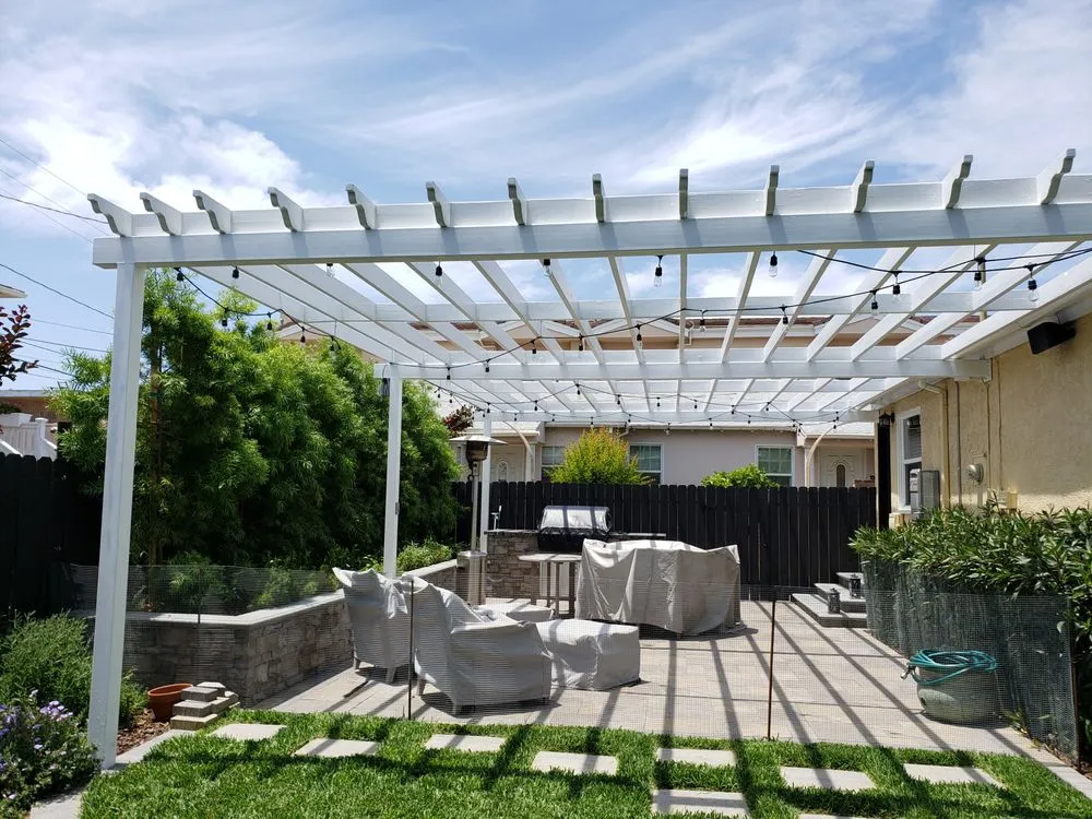 Custom garden landscaping experts serving Los Angeles, CA - Urban Green Services