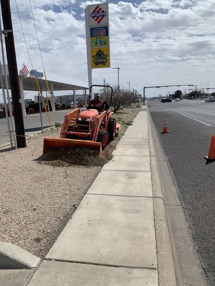 Local yard maintenance in Midland, TX - Urban Industries