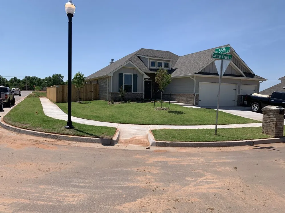 Professional lawn care service experts serving Yukon, OK - Urban Lawn Care