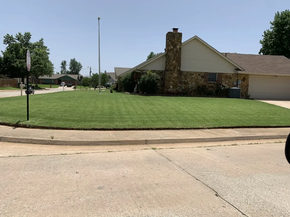 Affordable garden landscaping for beautiful yards in Yukon, OK by Urban Lawn Care