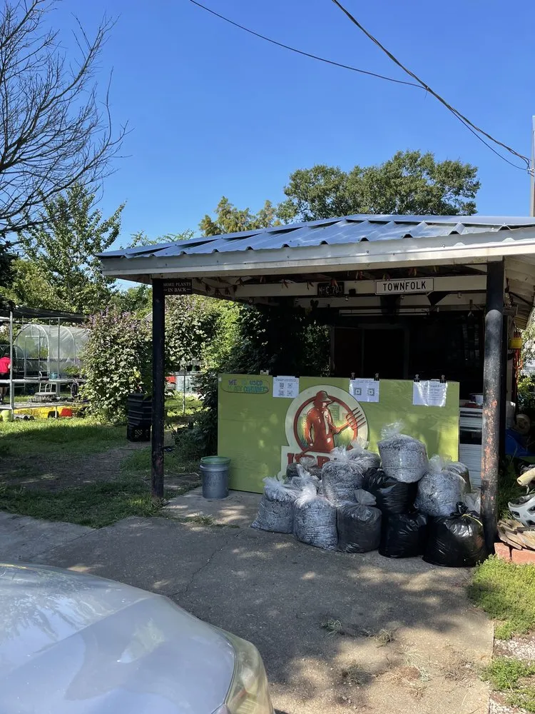 Local lawn care service experts serving Lafayette, LA - Urban Naturalist