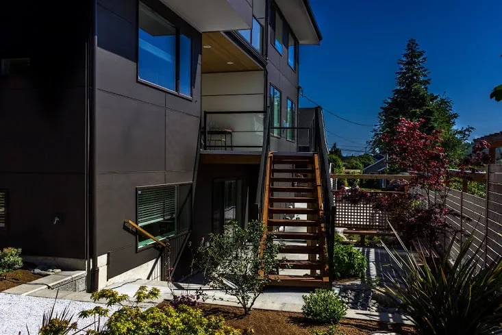 Local yard cleanup service in Seattle, WA by Urban Oasis Design & Construction