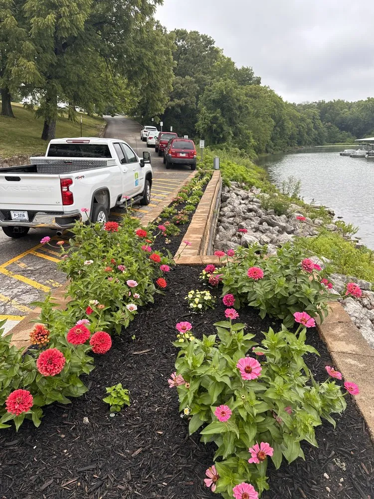 Reliable lawn care service in Kansas City, MO - Urban Oasis