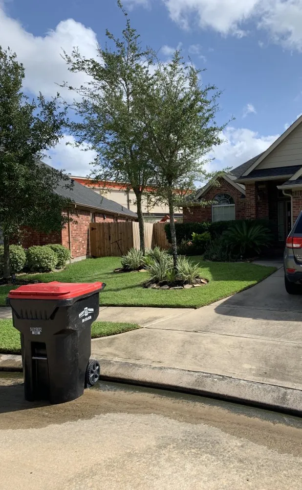 Top-rated yard cleanup service experts serving Katy, TX - Urban Oasis Landscape