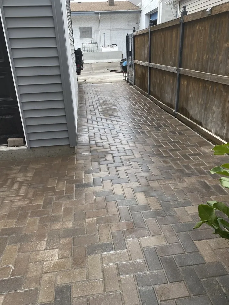 Expert lawn care service experts serving Chicago, IL - Urban Outdoor Spaces