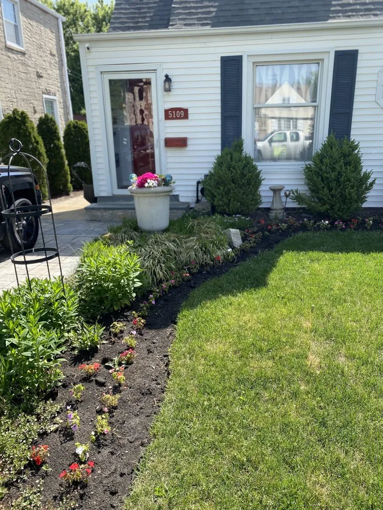 Reliable landscape design for year-round maintenance in Chicago, IL by Urban Outdoor Spaces