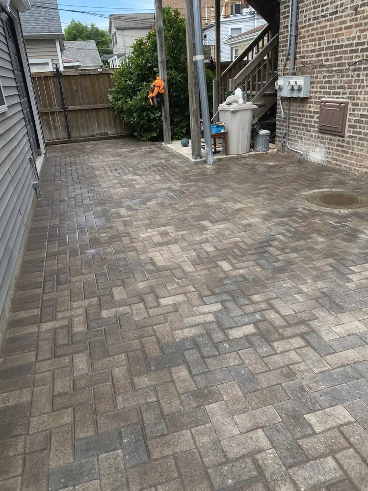 Reliable yard maintenance experts serving Chicago, IL - Urban Outdoor Spaces