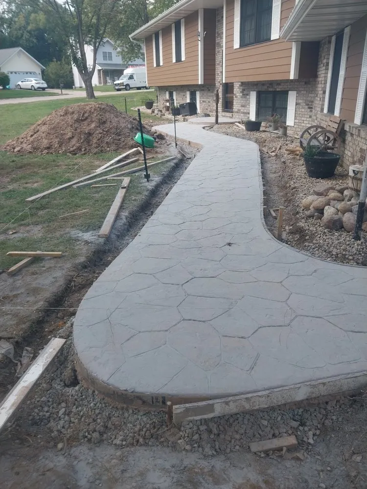 Local lawn care service in Troy, IL by Urban Paradise