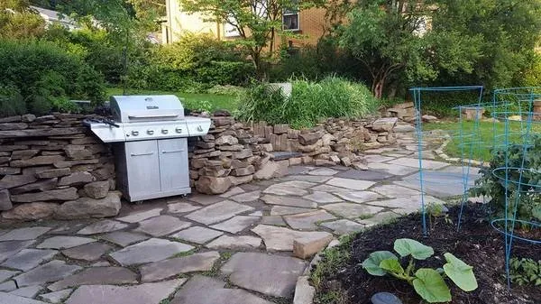 Expert lawn mowing service in Pittsburgh, PA - Urban Plantscapes