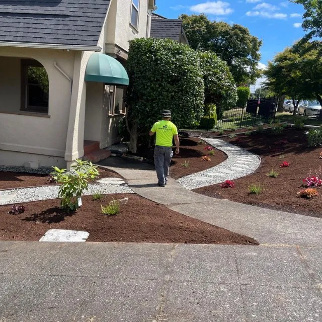 Top-rated landscape design for year-round maintenance in Federal Way, WA by Urban Roots Landscaping