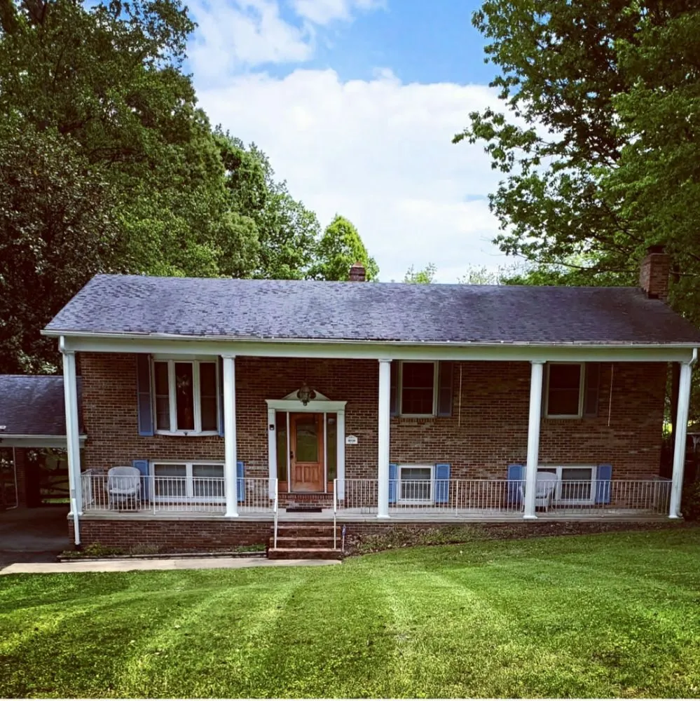 Custom lawn mowing service in Waldorf, MD by Urban Turf