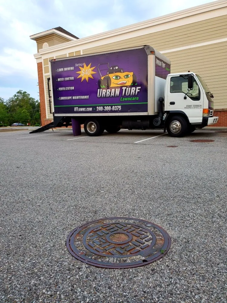 Professional yard maintenance in Waldorf, MD - Urban Turf