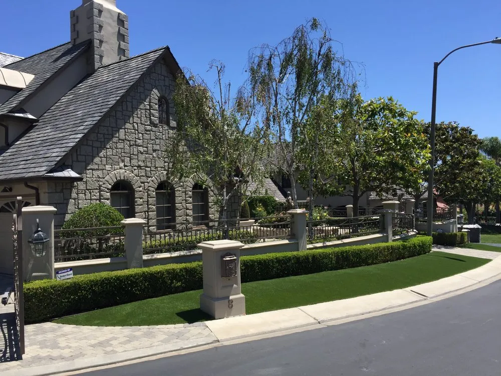 Top-rated yard cleanup service for year-round maintenance in Vista, CA by Urbanica Landscape