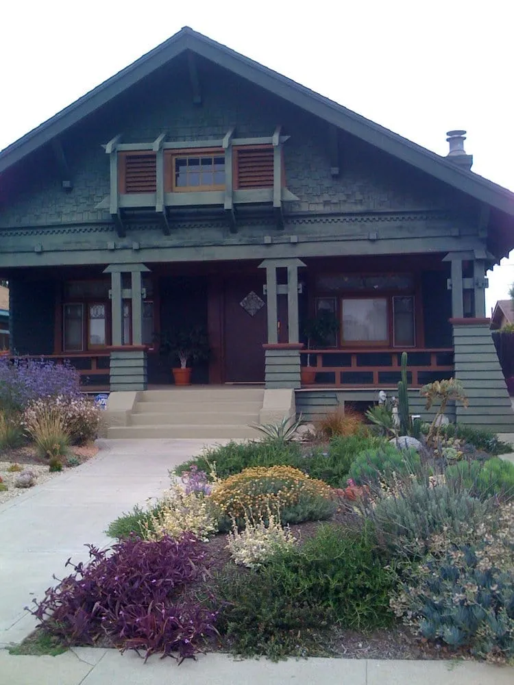 Custom lawn care service for beautiful yards across Sherman Oaks, CA - Urbanscapes for Sustainable Living