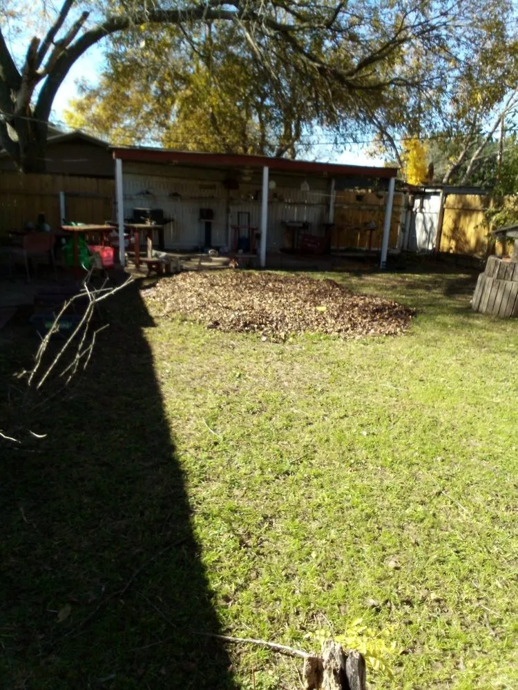 Reliable lawn mowing service experts serving Bastrop, TX - Urbina Lawn Service