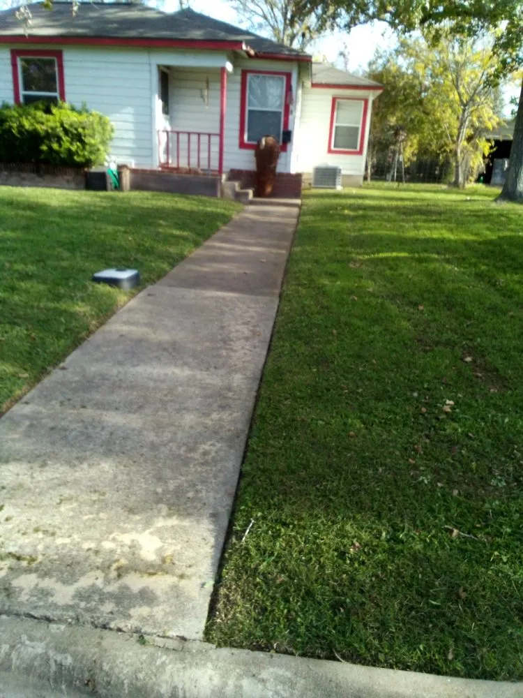 Local garden landscaping in Bastrop, TX by Urbina Lawn Service