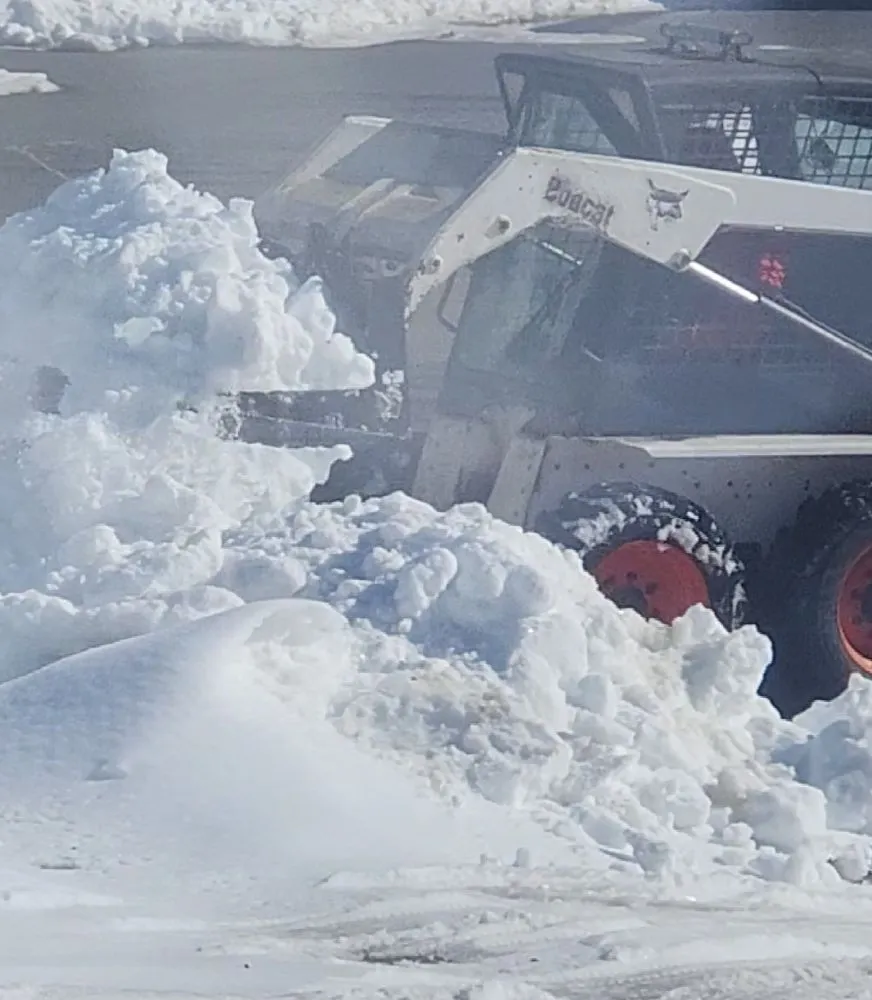 Professional lawn mowing service experts serving Hammonton, NJ - Urbina’s Landscaping