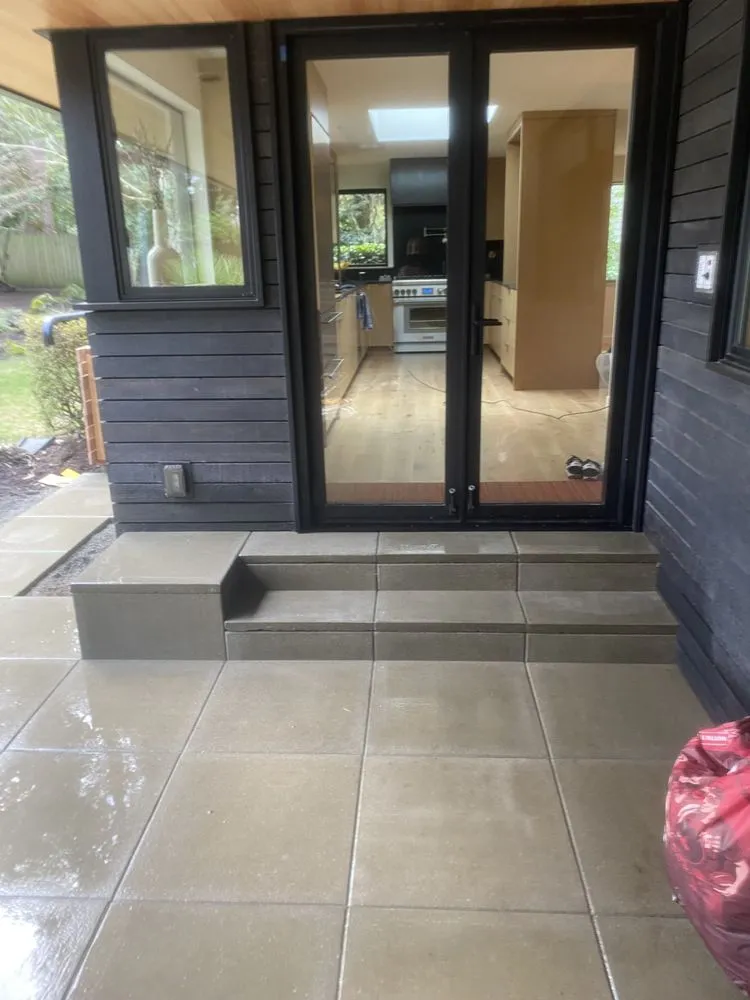 Reliable outdoor landscaping for year-round maintenance in Kent, WA by Uribe’s landscaping